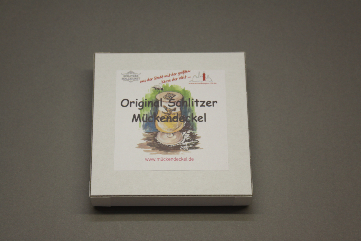 Der Mückendeckel mit dem Schlitzer Destillerie Logo